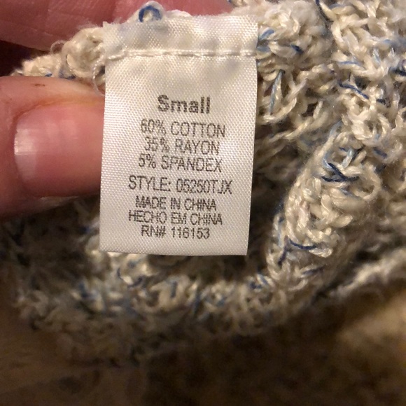 Great Spring Sweater w/Lace Back. Runs Big - Picture 3 of 7